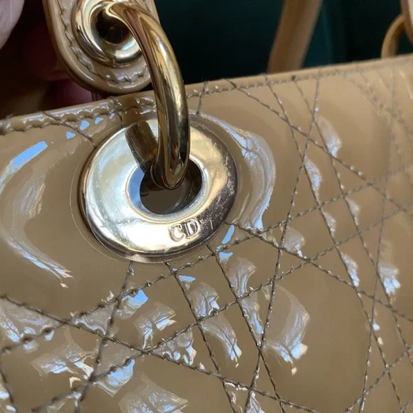 *SOLD* Lady Dior cannage quilted beige patent silver hardware Medium bag - Picture 4 of 16